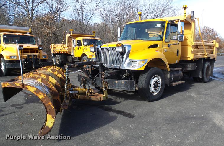 image for item DB2125 2003 International 7400 dump truck