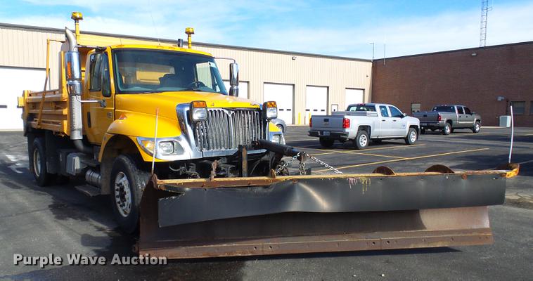 image for item DB2125 2003 International 7400 dump truck