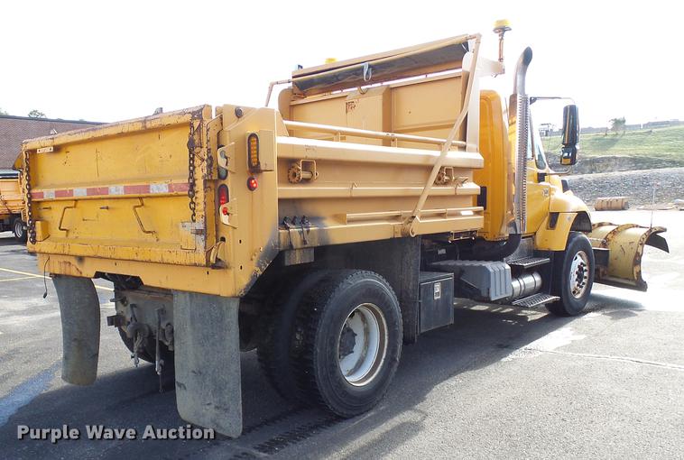 image for item DB2125 2003 International 7400 dump truck