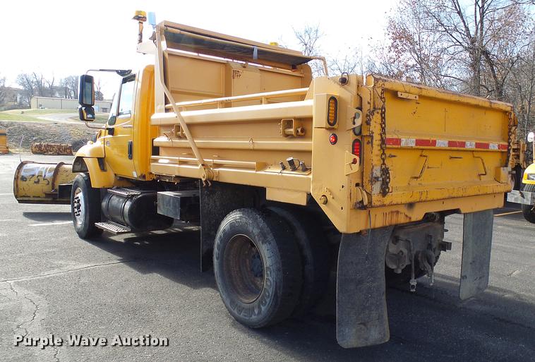 image for item DB2125 2003 International 7400 dump truck