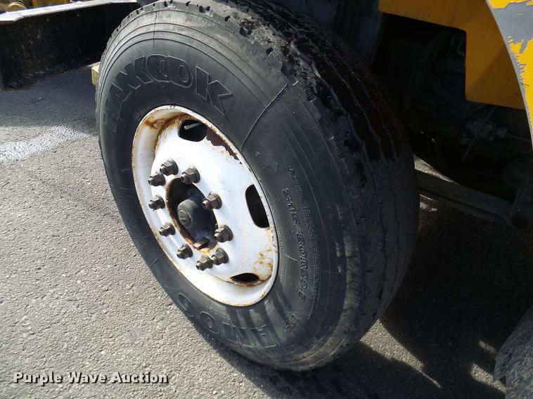 image for item DB2125 2003 International 7400 dump truck