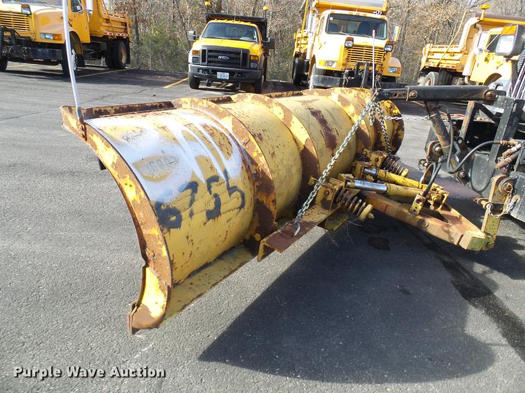 image for item DB2125 2003 International 7400 dump truck