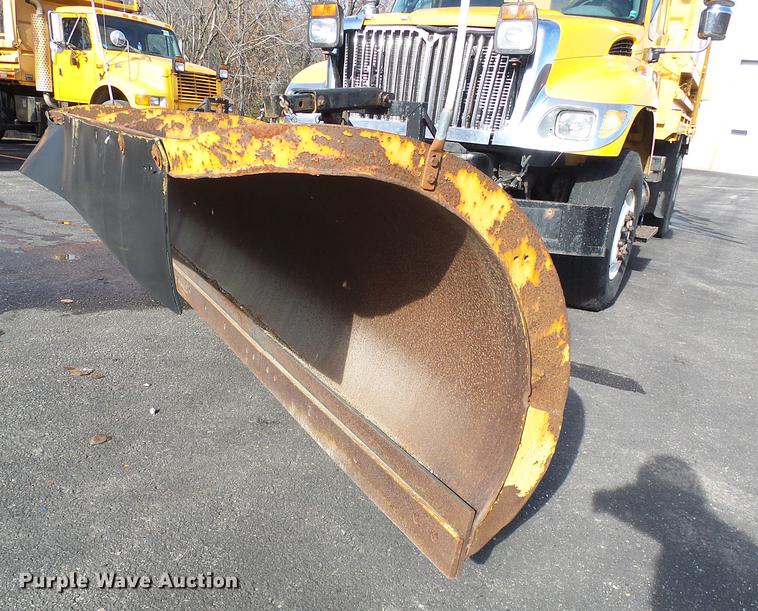 image for item DB2125 2003 International 7400 dump truck