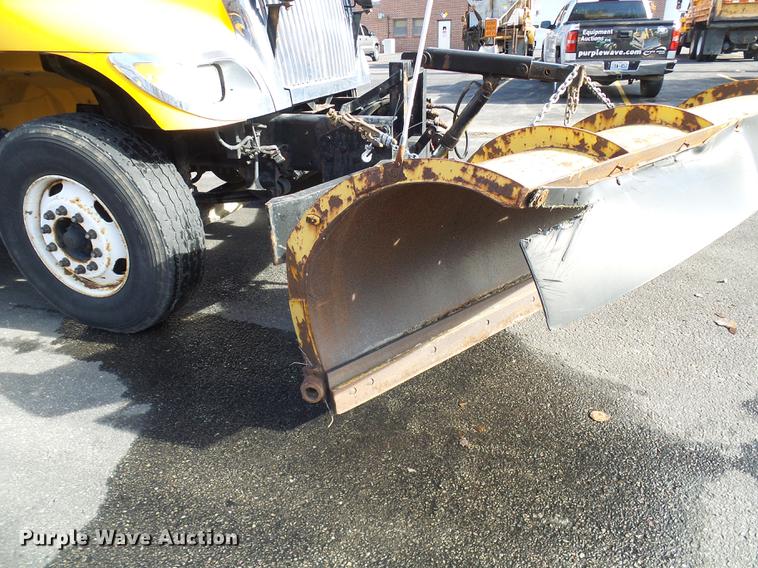 image for item DB2125 2003 International 7400 dump truck