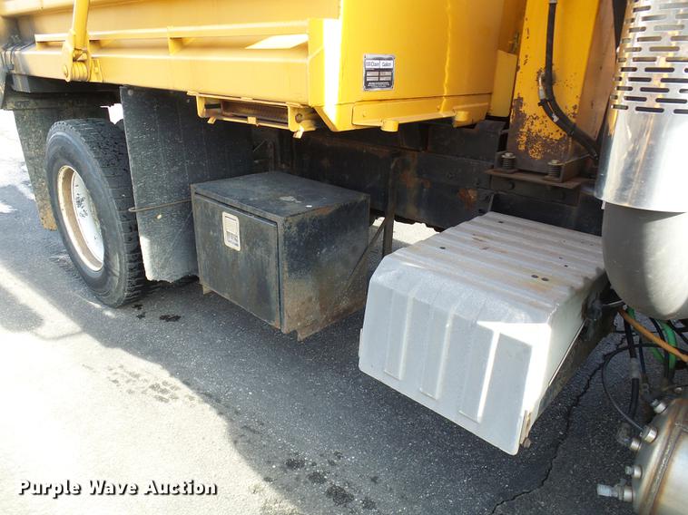 image for item DB2125 2003 International 7400 dump truck