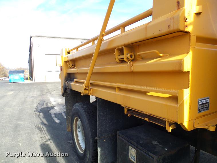 image for item DB2125 2003 International 7400 dump truck