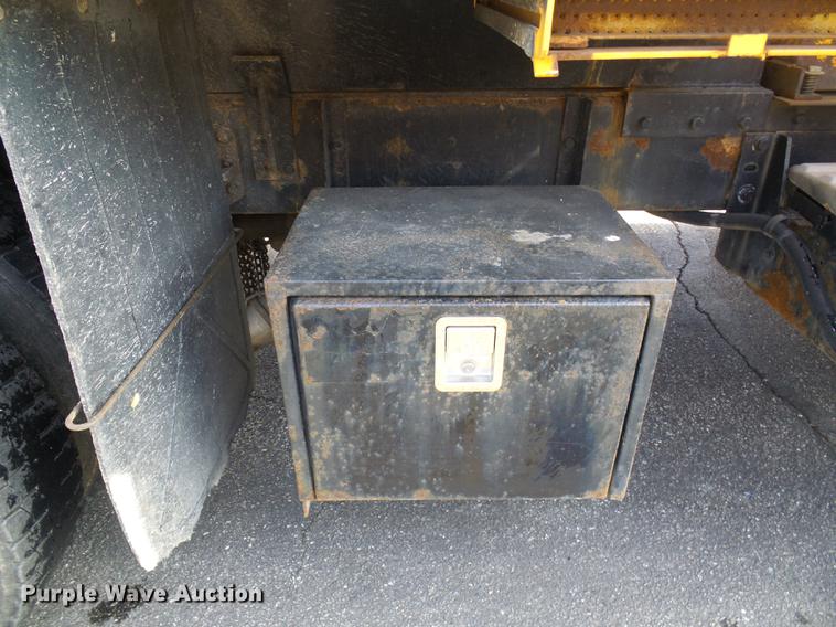 image for item DB2125 2003 International 7400 dump truck