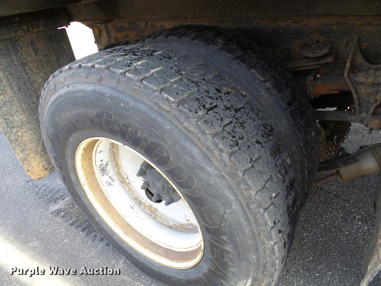 image for item DB2125 2003 International 7400 dump truck