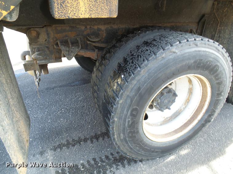 image for item DB2125 2003 International 7400 dump truck