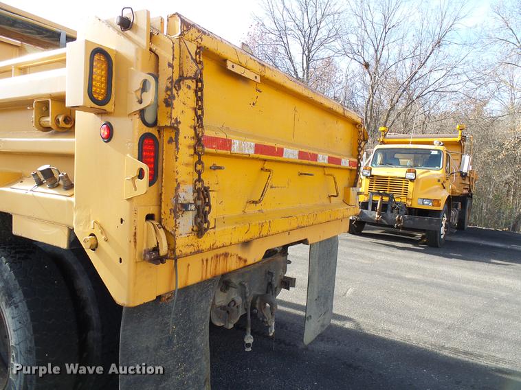 image for item DB2125 2003 International 7400 dump truck