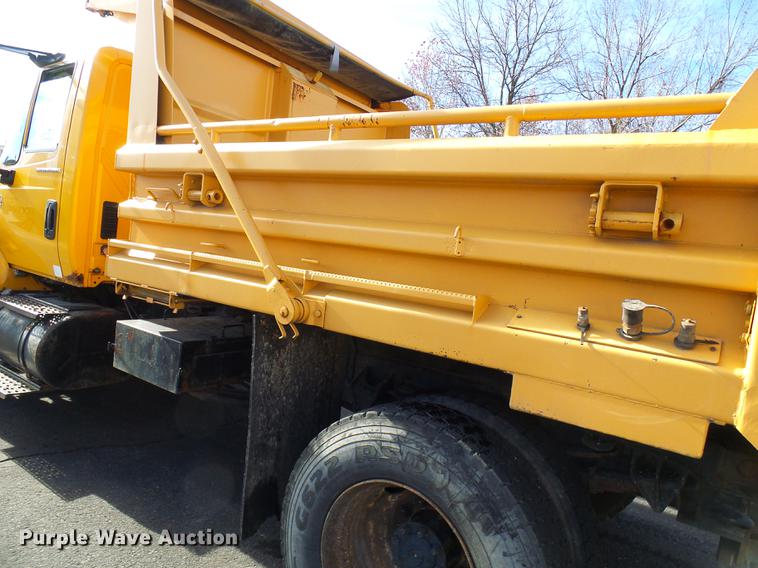 image for item DB2125 2003 International 7400 dump truck