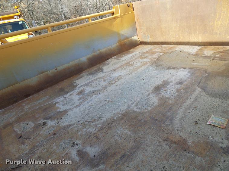 image for item DB2125 2003 International 7400 dump truck