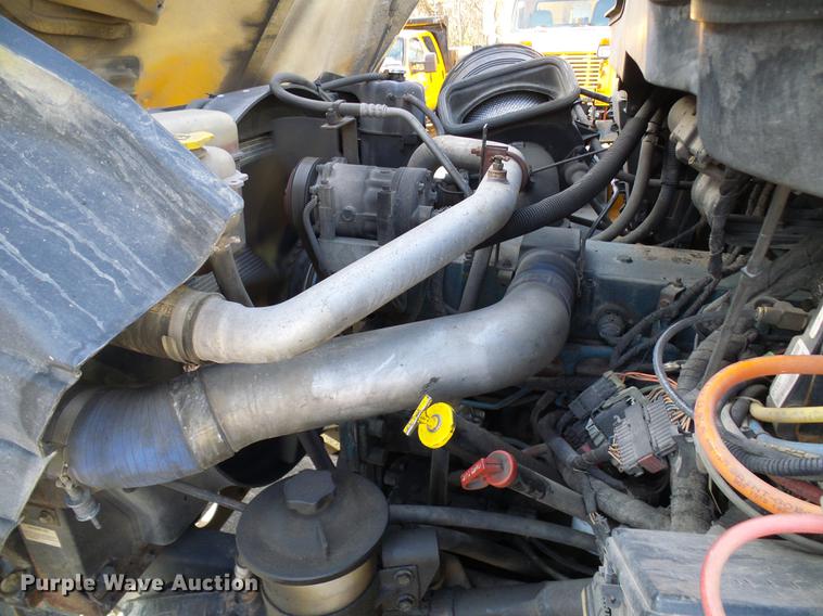 image for item DB2125 2003 International 7400 dump truck