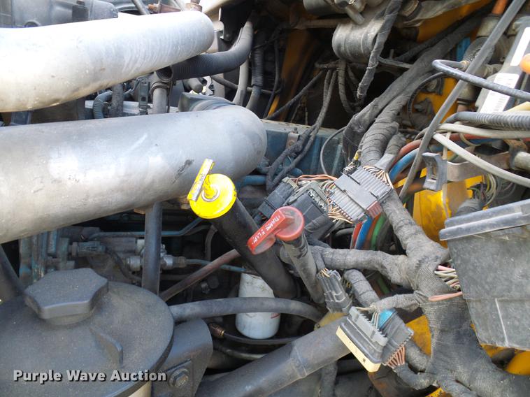 image for item DB2125 2003 International 7400 dump truck