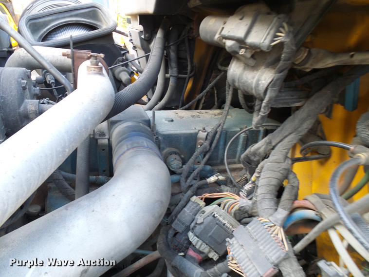 image for item DB2125 2003 International 7400 dump truck