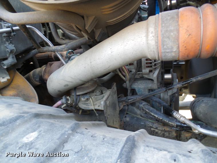 image for item DB2125 2003 International 7400 dump truck