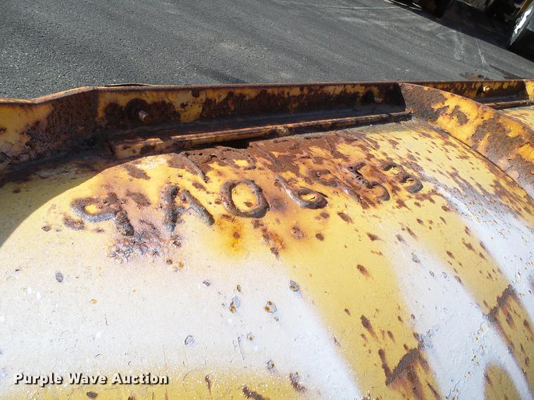 image for item DB2125 2003 International 7400 dump truck