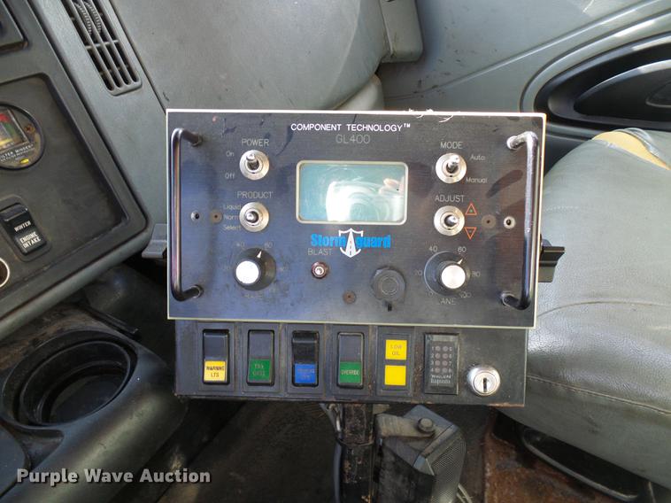 image for item DB2125 2003 International 7400 dump truck