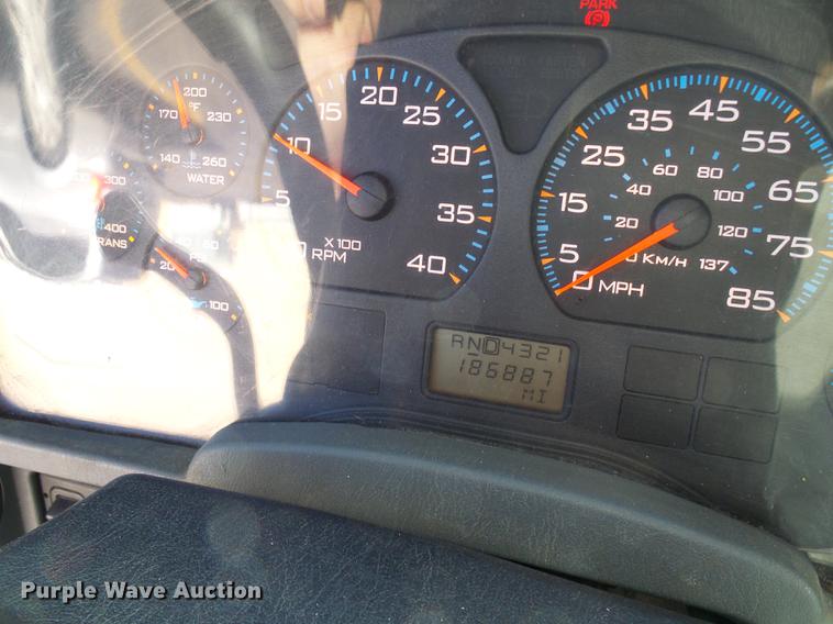 image for item DB2125 2003 International 7400 dump truck