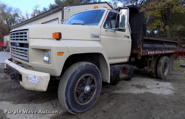 image for item DB8507 1989 Ford F600 dump truck