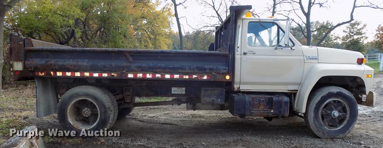 image for item DB8507 1989 Ford F600 dump truck