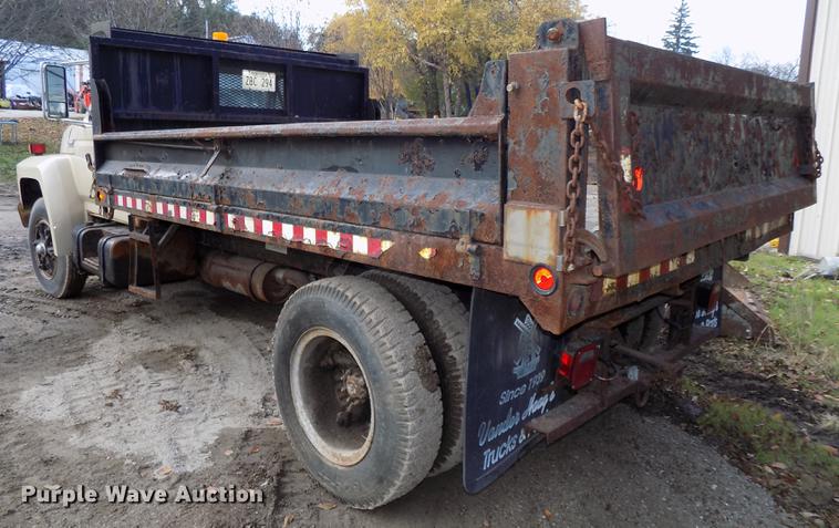 image for item DB8507 1989 Ford F600 dump truck