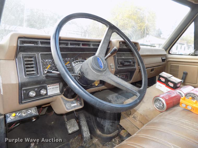 image for item DB8507 1989 Ford F600 dump truck