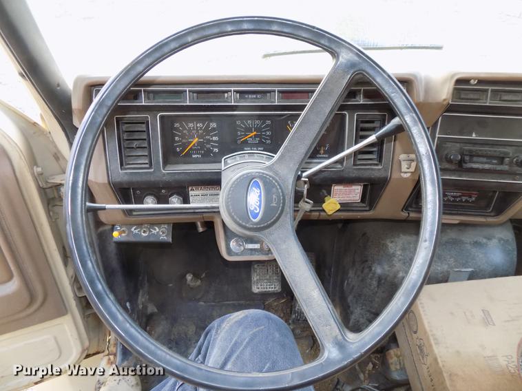 image for item DB8507 1989 Ford F600 dump truck