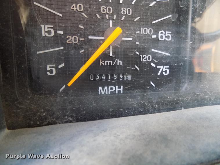 image for item DB8507 1989 Ford F600 dump truck