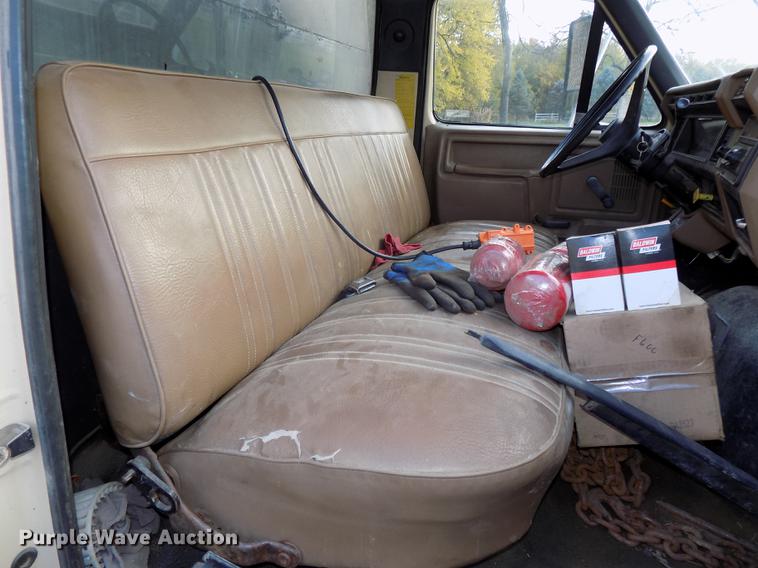 image for item DB8507 1989 Ford F600 dump truck