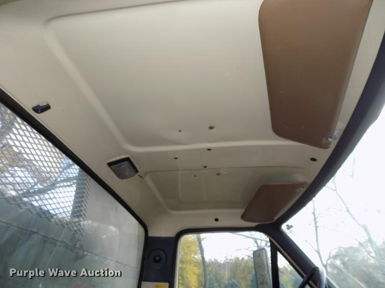 image for item DB8507 1989 Ford F600 dump truck