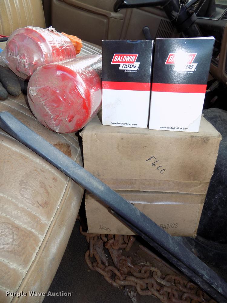 image for item DB8507 1989 Ford F600 dump truck