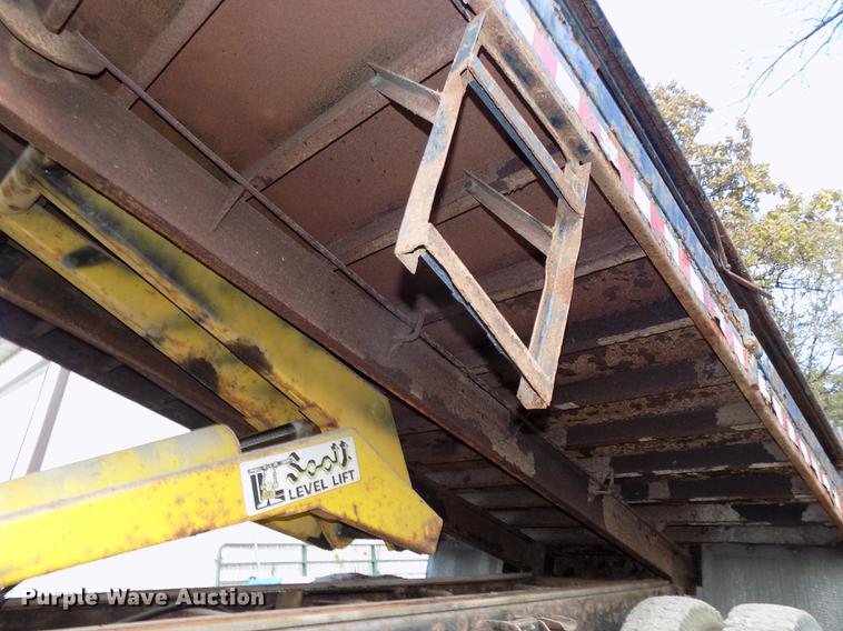 image for item DB8507 1989 Ford F600 dump truck