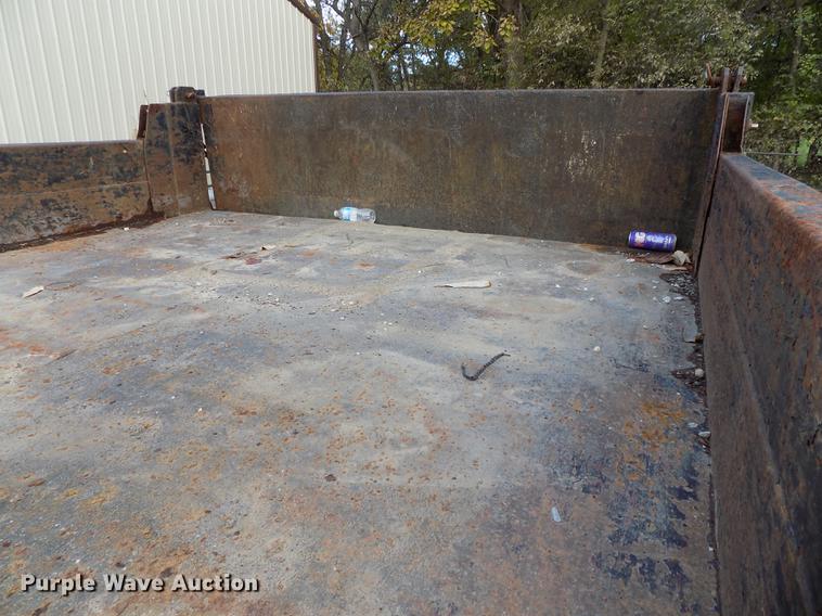 image for item DB8507 1989 Ford F600 dump truck