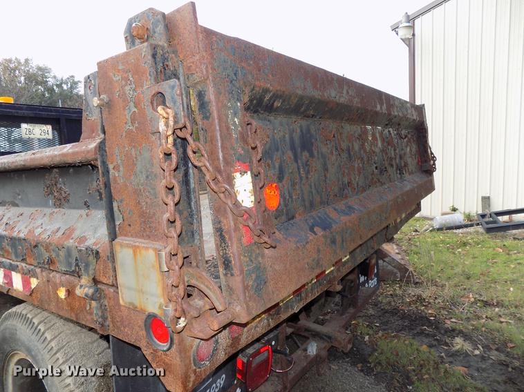 image for item DB8507 1989 Ford F600 dump truck