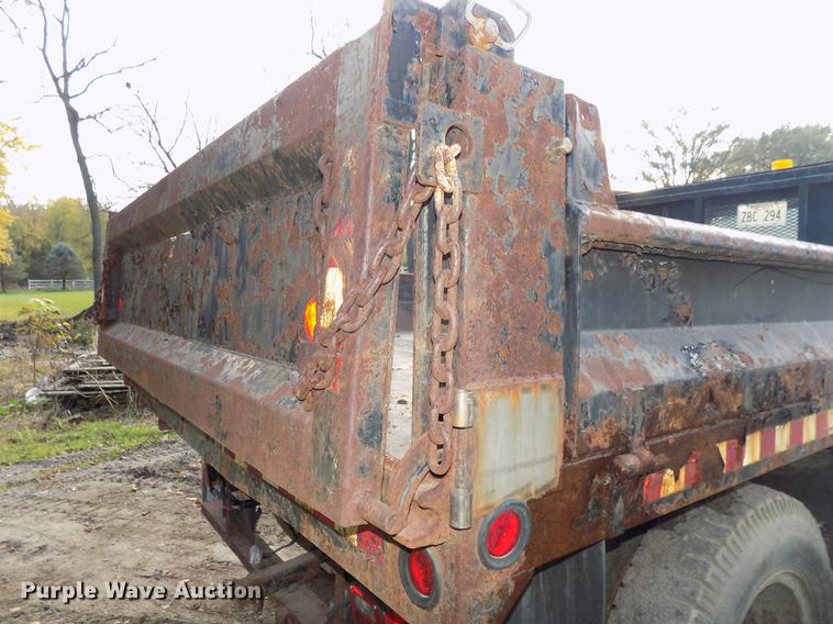 image for item DB8507 1989 Ford F600 dump truck