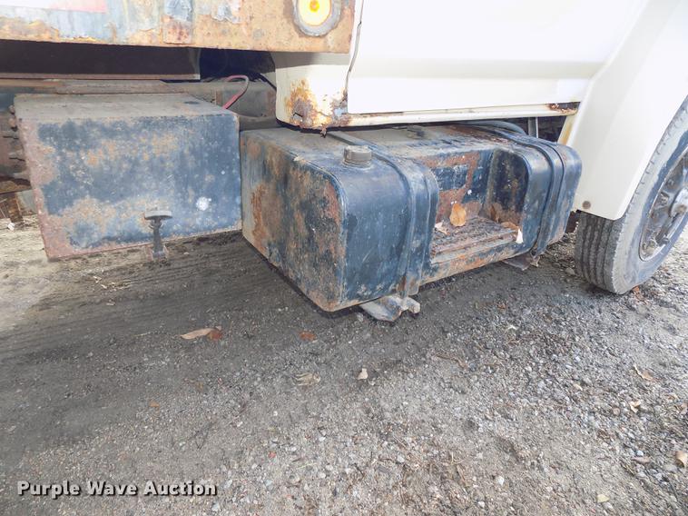 image for item DB8507 1989 Ford F600 dump truck