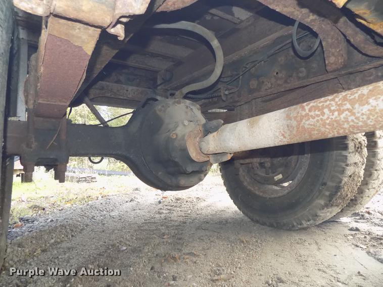 image for item DB8507 1989 Ford F600 dump truck