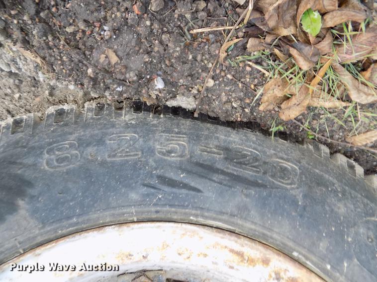 image for item DB8507 1989 Ford F600 dump truck