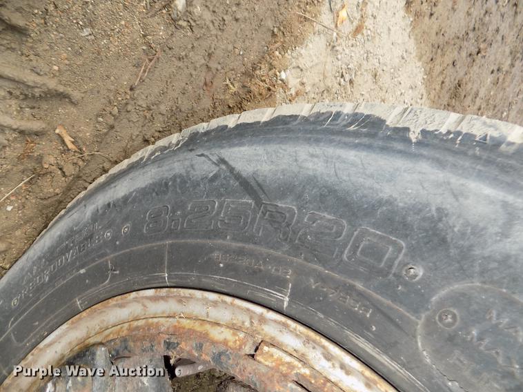 image for item DB8507 1989 Ford F600 dump truck