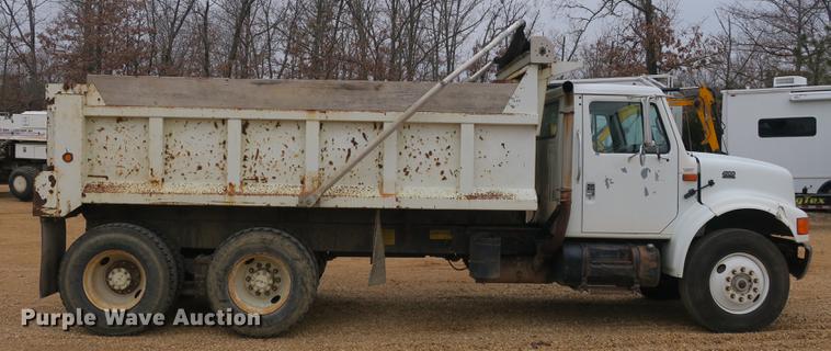 image for item DB8930 1996 International 4900 dump truck