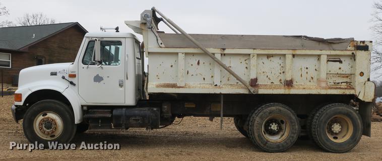 image for item DB8930 1996 International 4900 dump truck