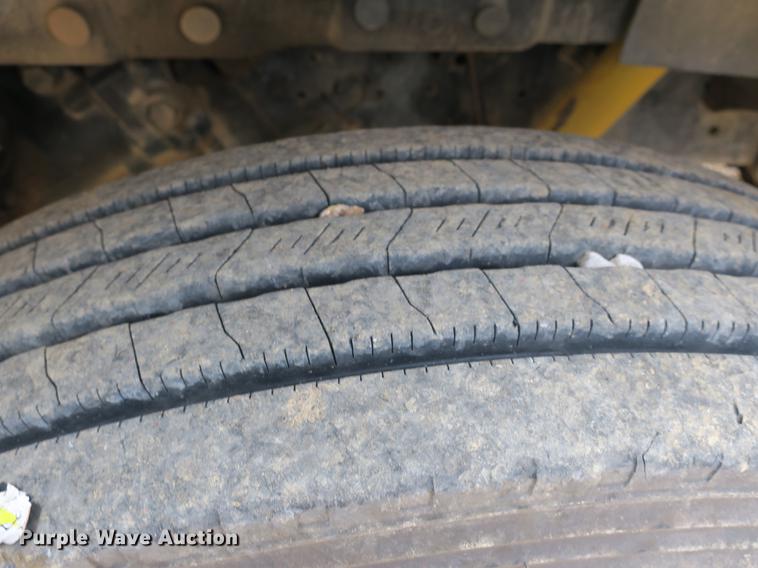 image for item DB8930 1996 International 4900 dump truck