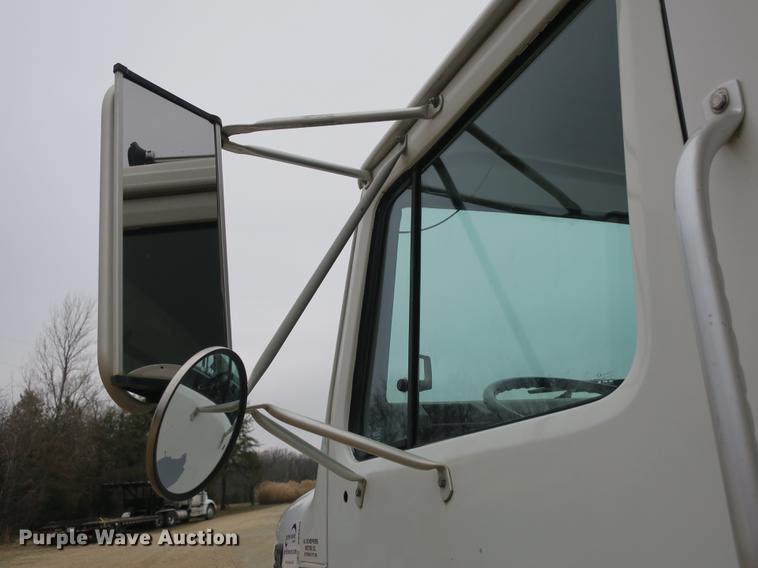 image for item DB8930 1996 International 4900 dump truck