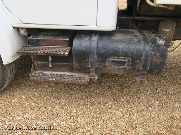 image for item DB8930 1996 International 4900 dump truck