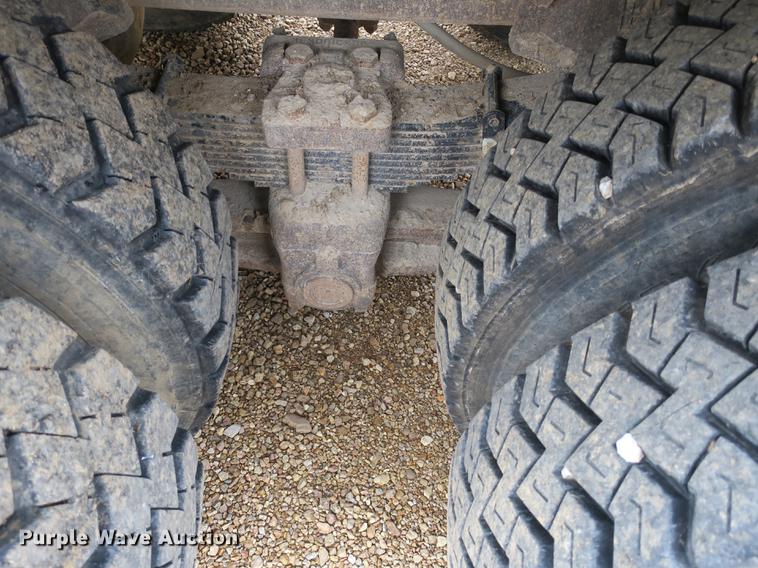 image for item DB8930 1996 International 4900 dump truck