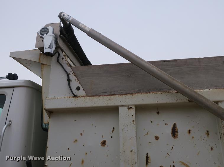 image for item DB8930 1996 International 4900 dump truck