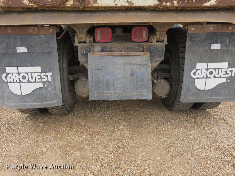 image for item DB8930 1996 International 4900 dump truck