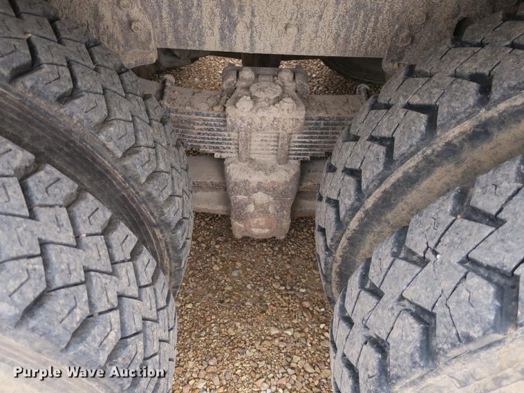 image for item DB8930 1996 International 4900 dump truck