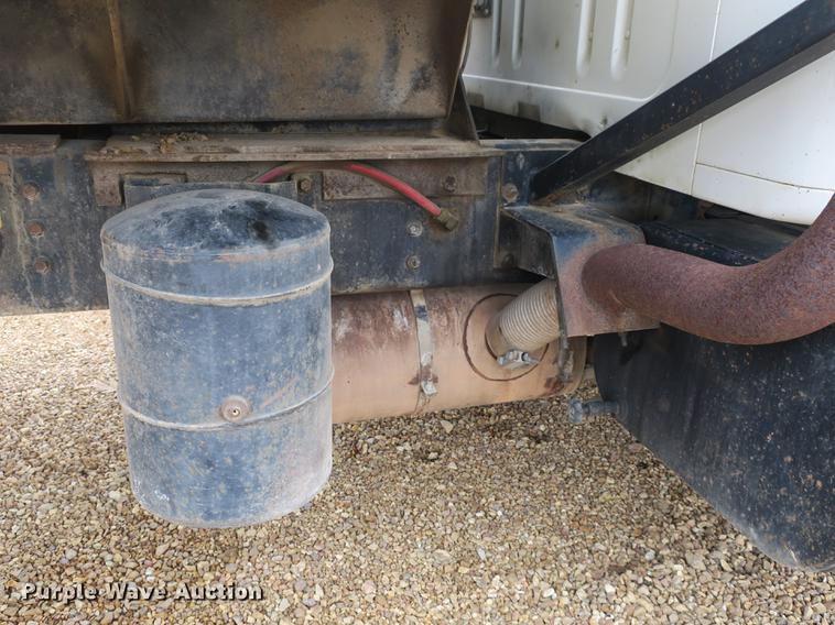 image for item DB8930 1996 International 4900 dump truck